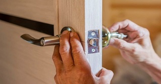 Установка и замена дверной ручки в Похвистневе от 277 руб. – Мастер24, монтаж фурнитуры, недорого